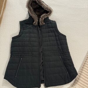 Tribal Vest Full Zip Faux Fur Lined Hood Size Large in Like New Condition